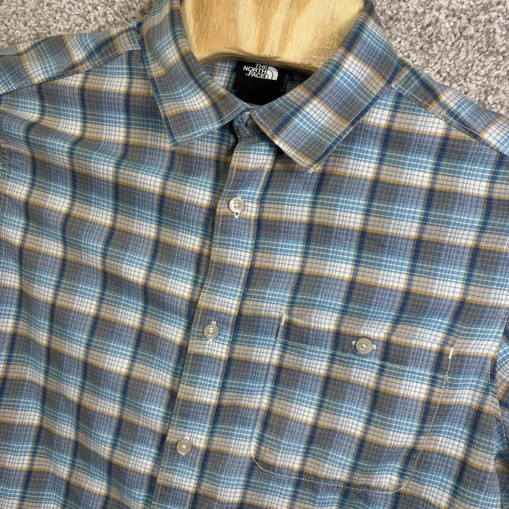 The North Face Shirt Mens Medium Blue Plaid Long Sleeve Button Up Casual Outdoor